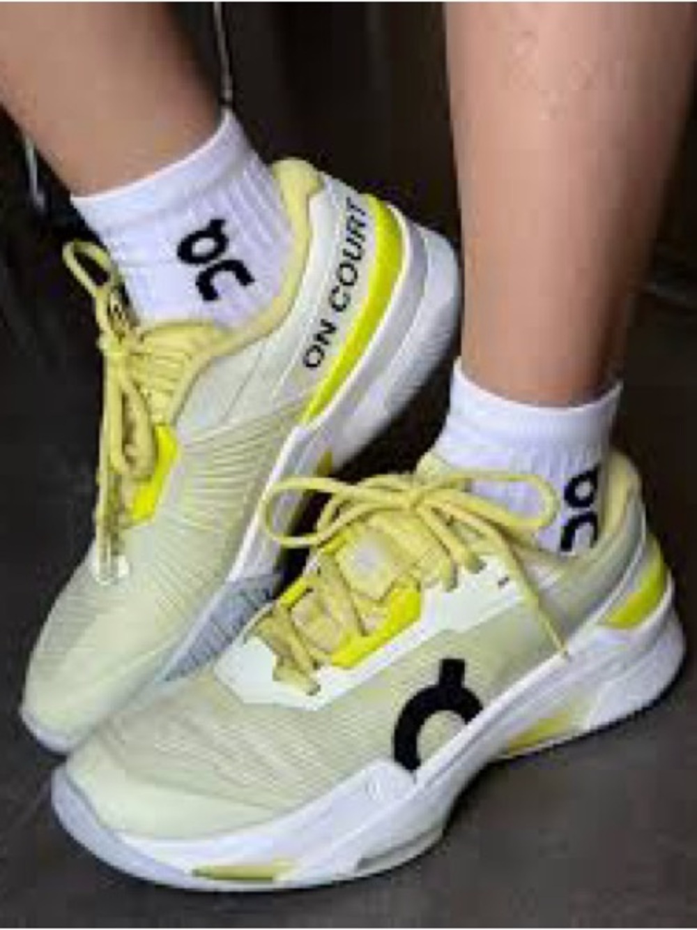 ON The Roger Pro Fire Linen/Lime Women's Shoes 7.5